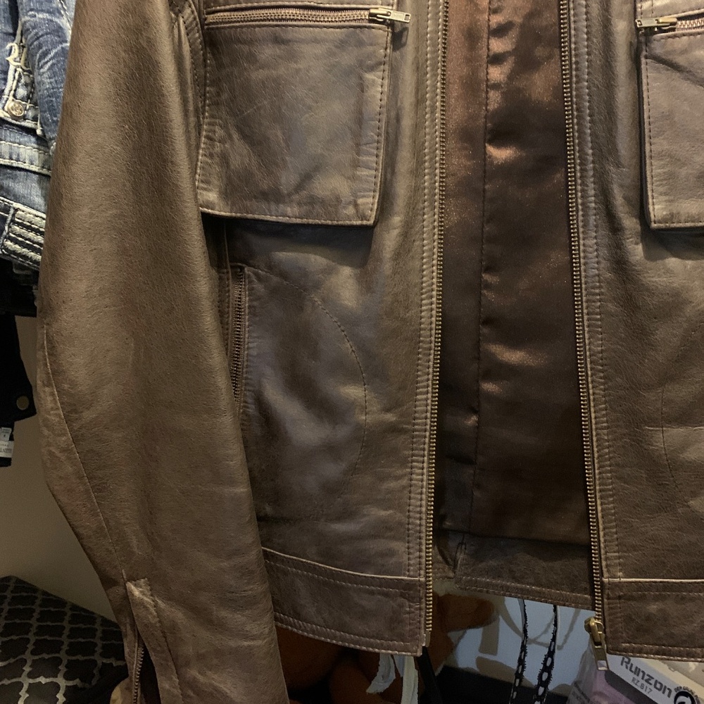 Leather jacket - Picture 6 of 6